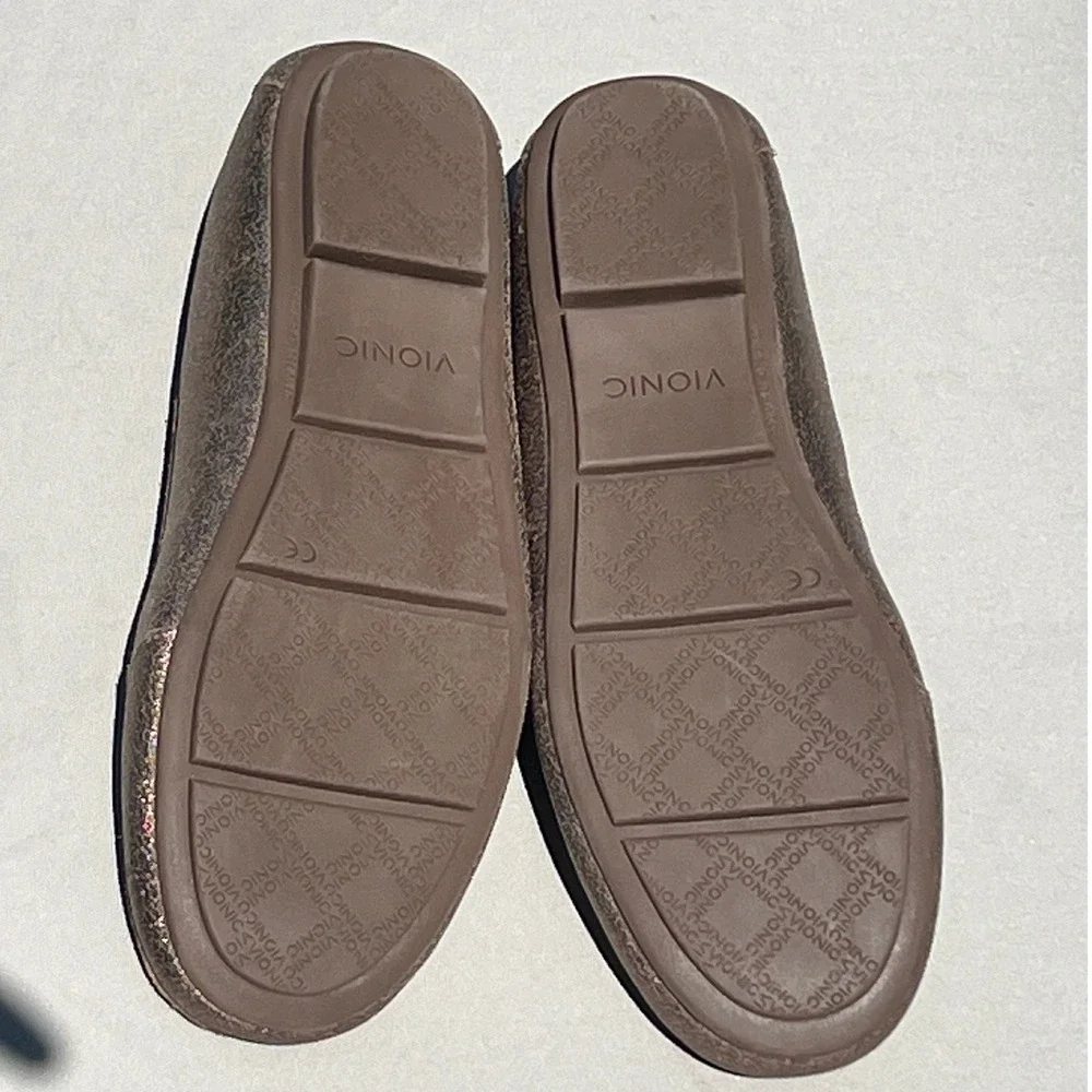 Vionic Loafer Leather 8 Debbie Metallic Pewter SlipOn Flat Comfort Travel Office